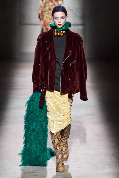 Look 35